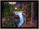 Kanada, Alberta, Park Narodowy Jasper, Wodospad, Athabasca Waterfall, Drzewa, Zachód słońca