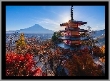 Świątynia, Chureito Pagoda, Góra, Fudżi, Mount Fuji, Drzewa, Promienie słońca, Jesień, Miasto Fujiyoshida, Prefektura Yamanashi, Wyspa Honsiu, Japonia