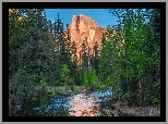 Stany Zjednocznone, Kalifornia, Park Narodowy Yosemite, Góry, Szczyt Half Dome, Rzeka, Merced River, Drzewa