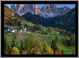 Włochy, Dolina, Val di Funes, Wieś, Santa Maddalena, Rozświetlone, Góry, Dolomity, Lasy, Drzewa, Kościół