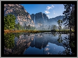 Stany Zjednoczone, Kalifornia, Park Narodowy Yosemite, Góry, Rzeka, Drzewa, Odbicie