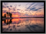 Wschód słońca, Chmury, Jezioro, Lake Chatfield, Drzewa, Kolorado, Stany Zjednoczone